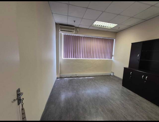 400M² OFFICE TO LET IN STEELEDALE